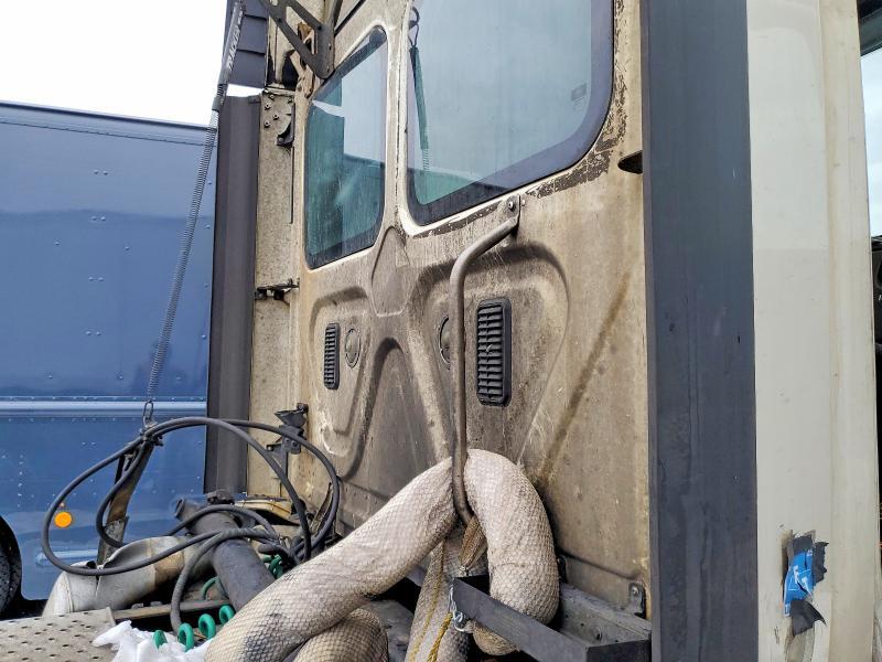 2016 Freigliner 2016 Freightliner Cascadia 125 Semi Truck