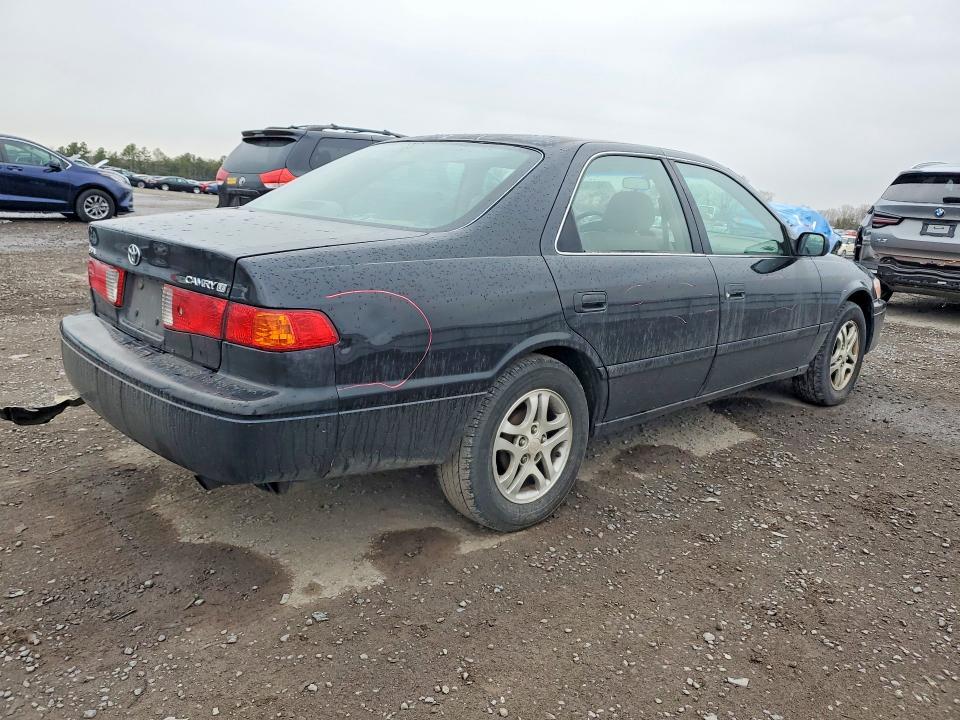 2000 Toyota Camry le