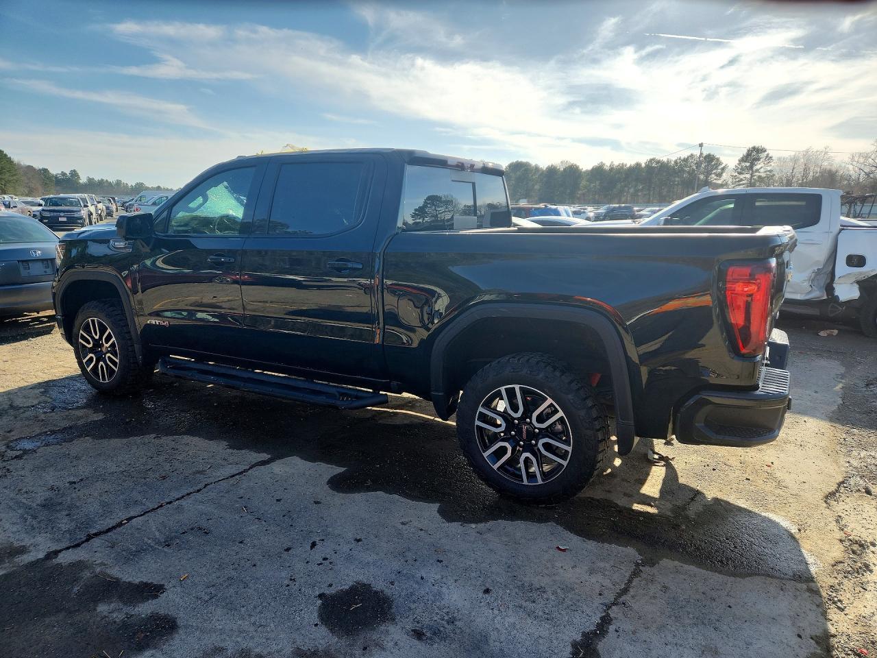 2025 GMC Sierra K1500 AT4
