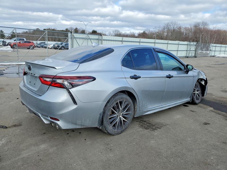 2021 Toyota Camry se