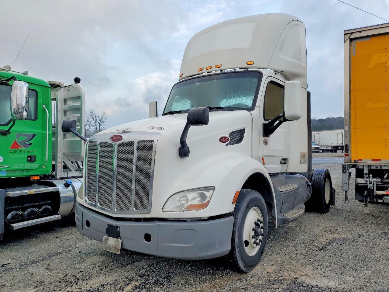 2016 Peterbilt 579 Semi Truck