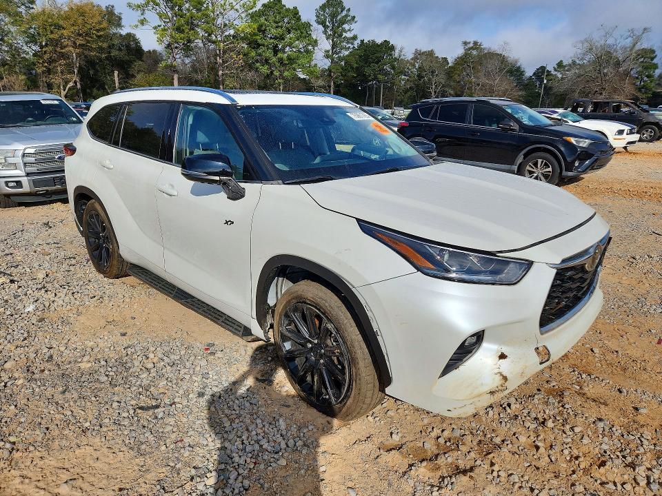 2021 Toyota Highlander Platinum