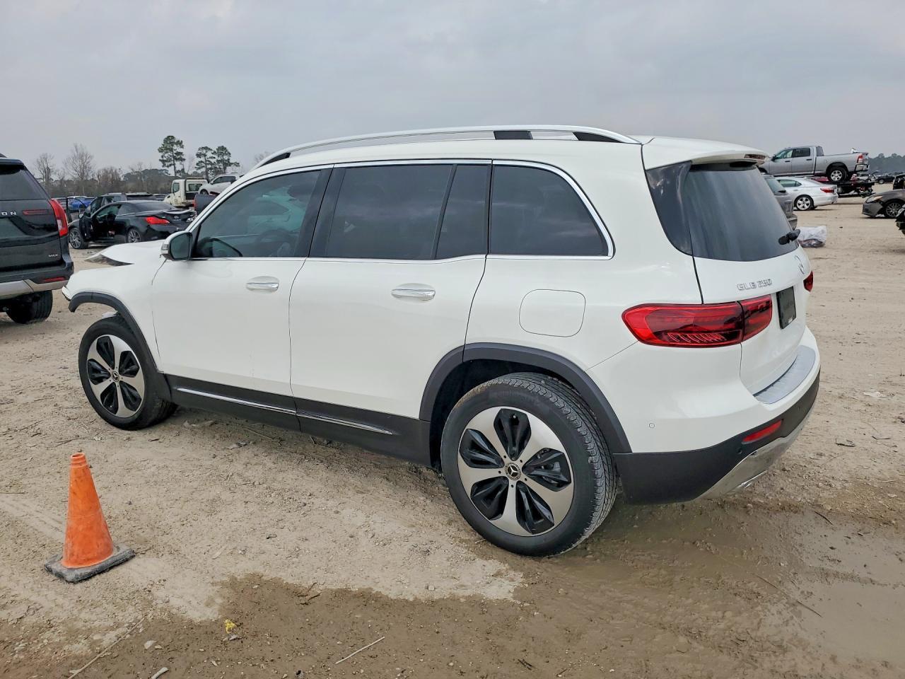 2025 Mercedes-Benz Glb 250