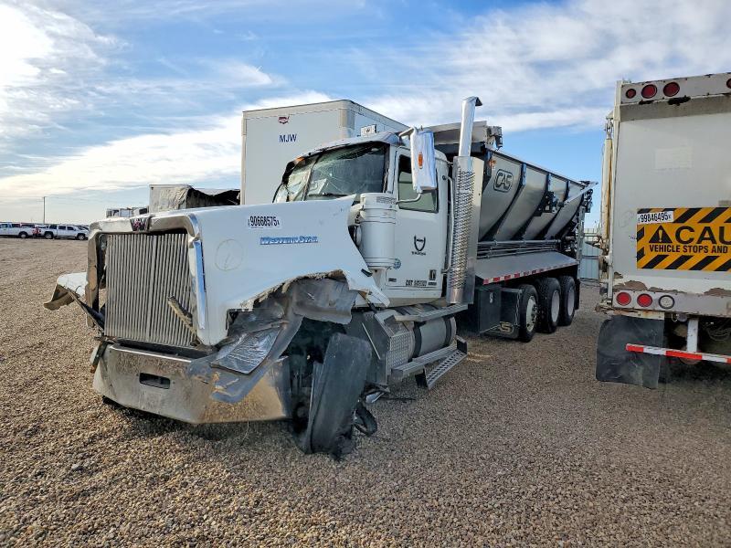 2014 Western Star 2014 Westenstar 4900 Feed Delivery Truck