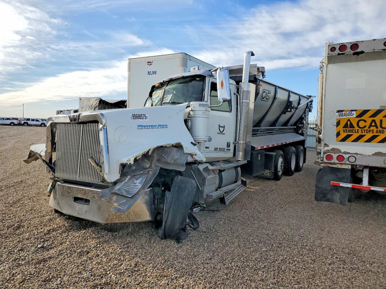 2014 Western Star 2014 Westenstar 4900 Feed Delivery Truck