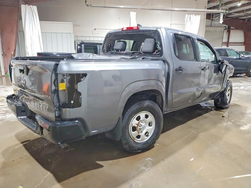 2022 Nissan Frontier s
