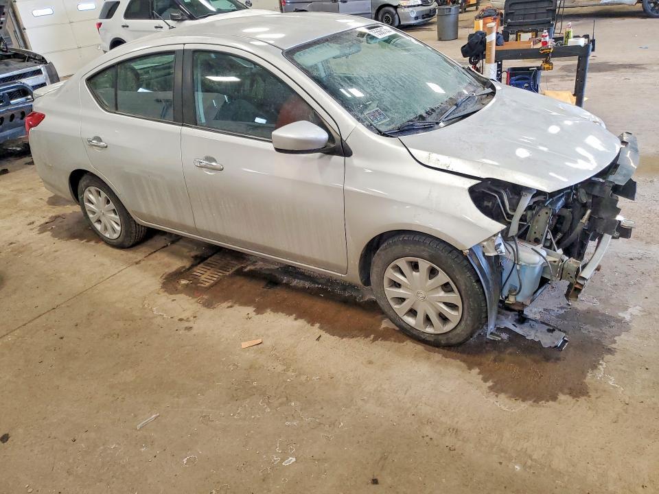 2016 Nissan Versa s