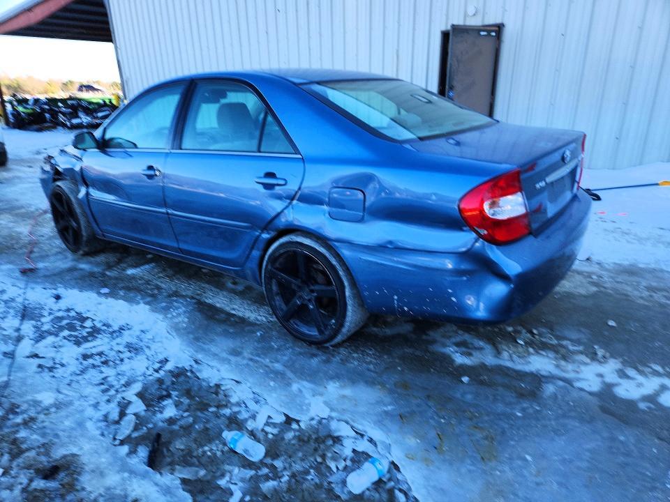 2004 Toyota Camry le
