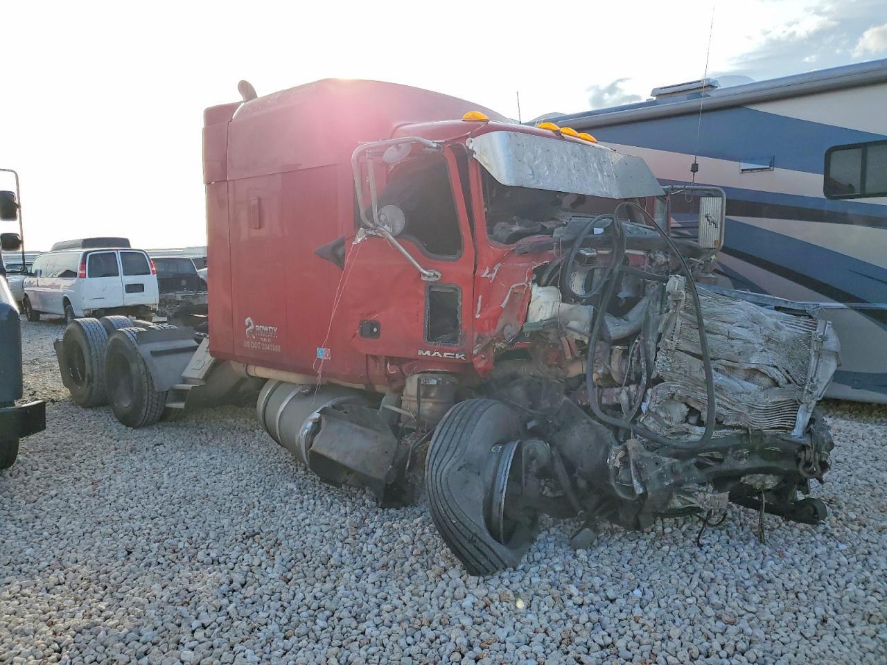 2009 Mack CXU613 Semi Truck
