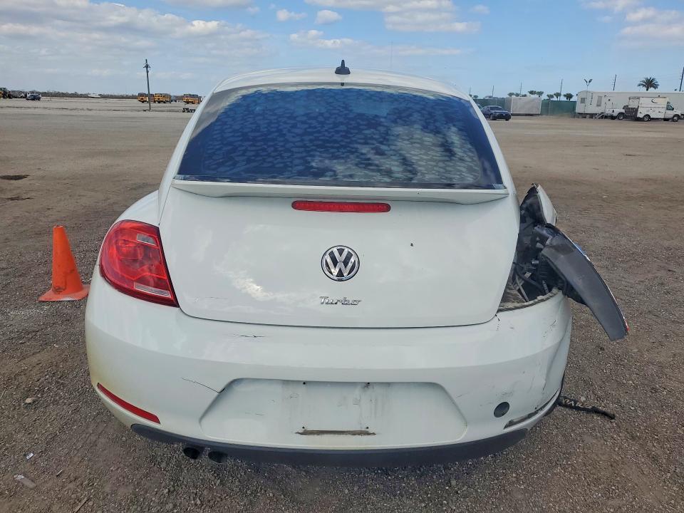 2016 Volkswagen Beetle se
