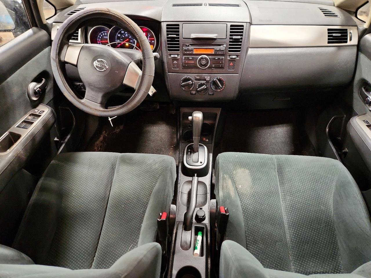 2011 Nissan Versa s
