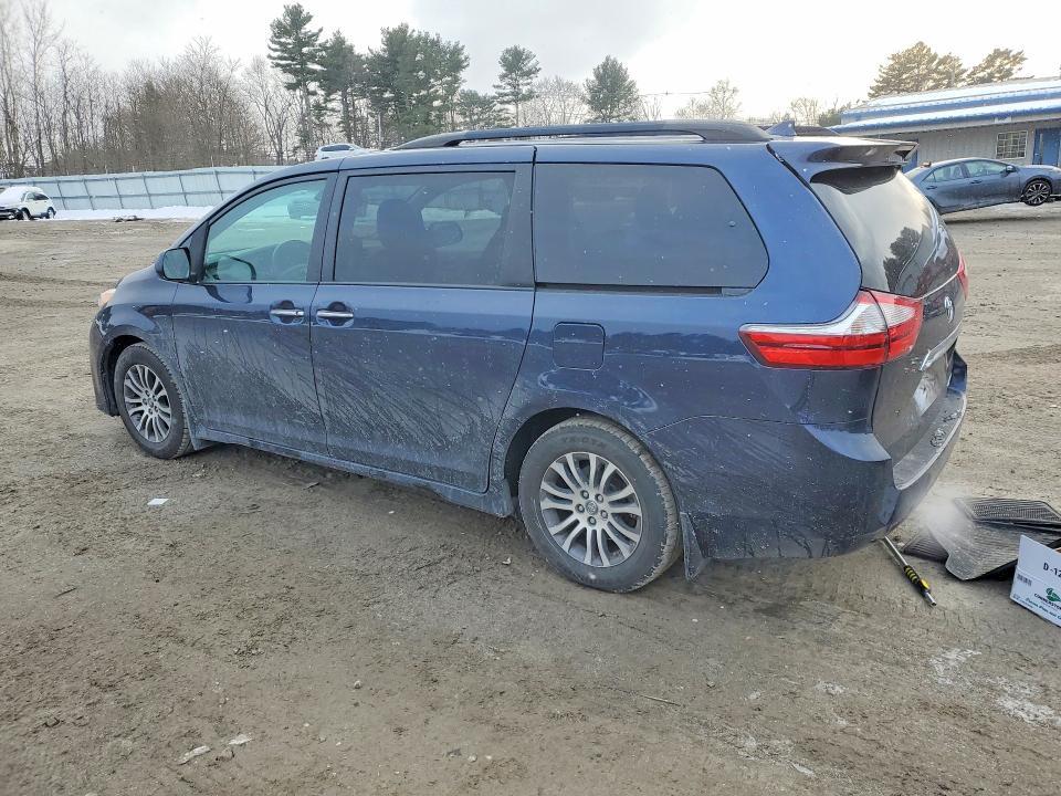 2018 Toyota Sienna xle