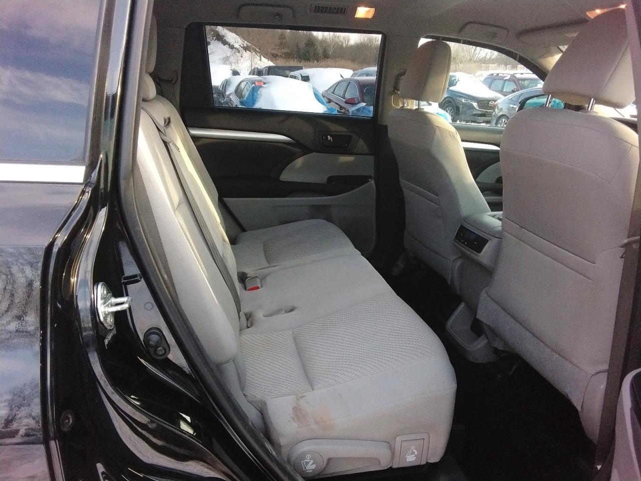 2014 Toyota Highlander le