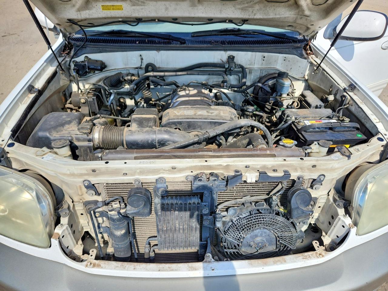 2004 Toyota Sequoia SR5