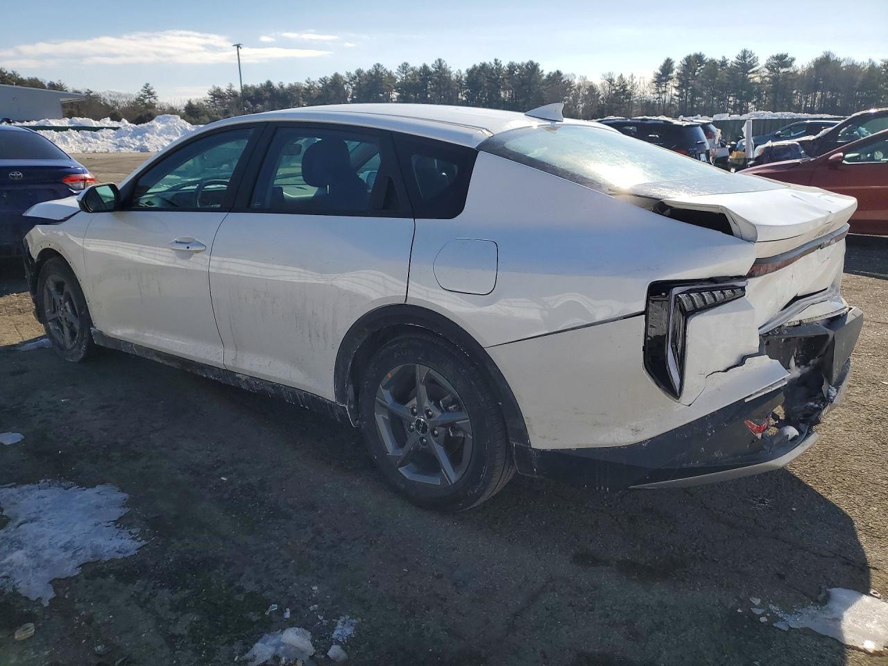 2025 KIA K4 lx