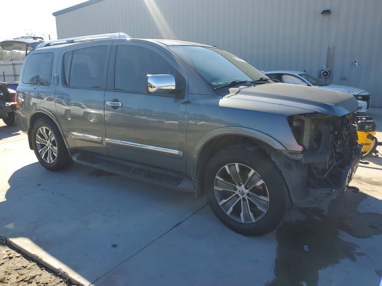 2015 Nissan Armada sv