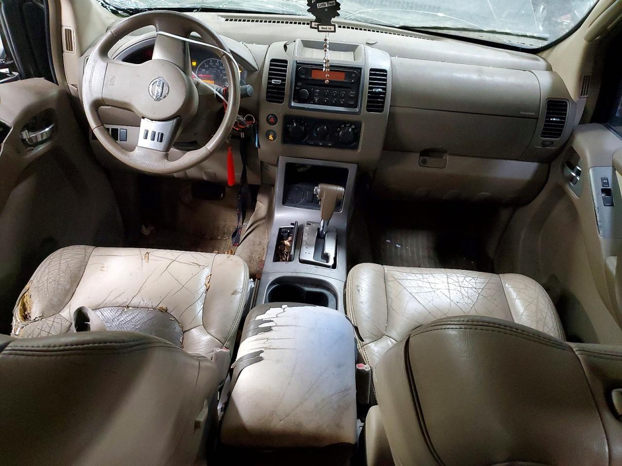 2005 Nissan Pathfinder xe
