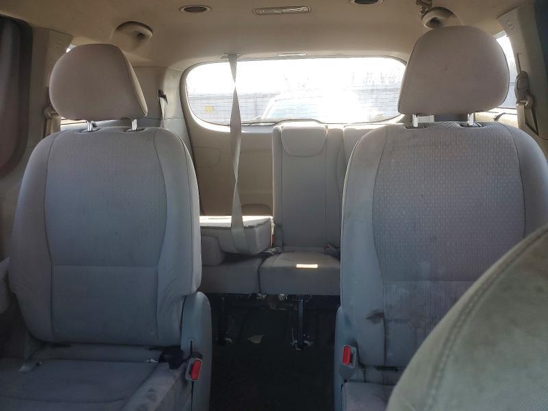 2016 KIA Sedona lx