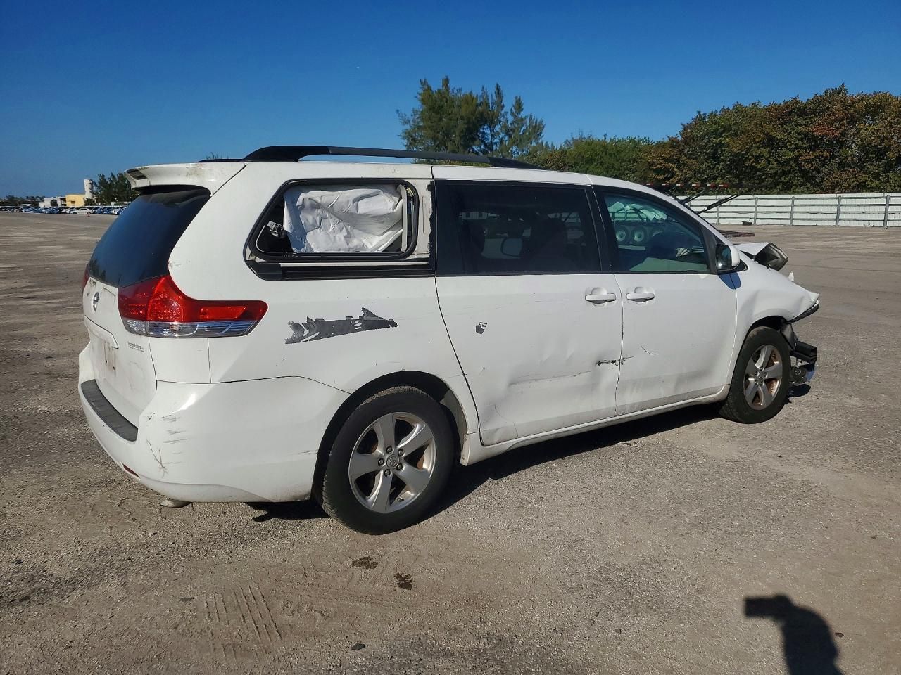 2014 Toyota Sienna le