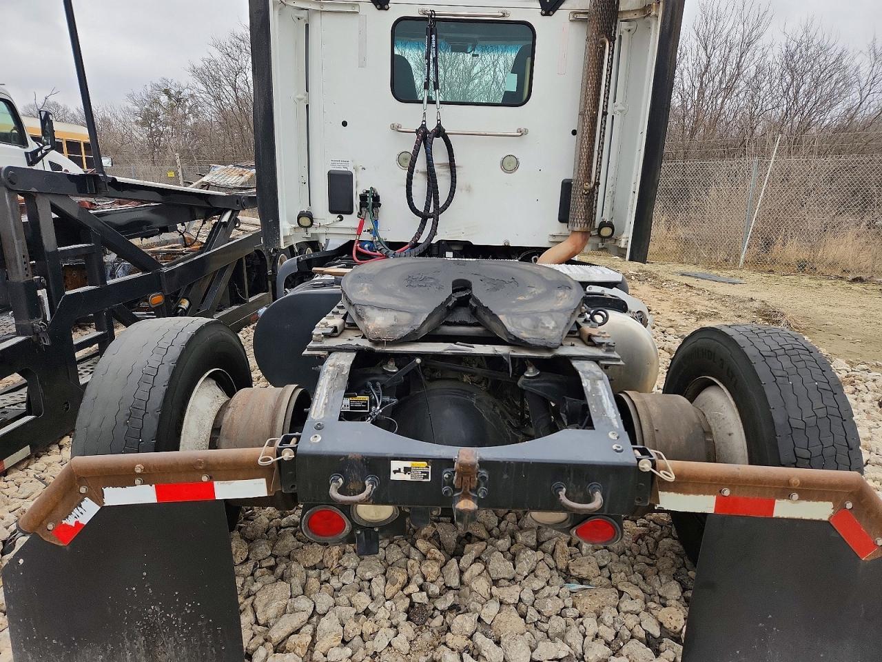 2017 Peterbilt 579 Semi Truck