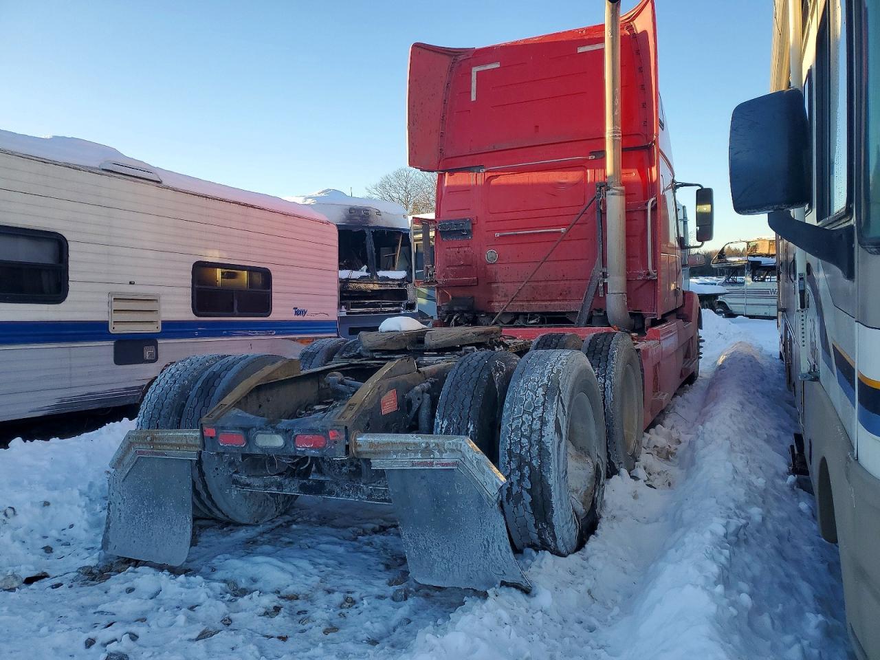 2010 Volvo VNL Semi Truck