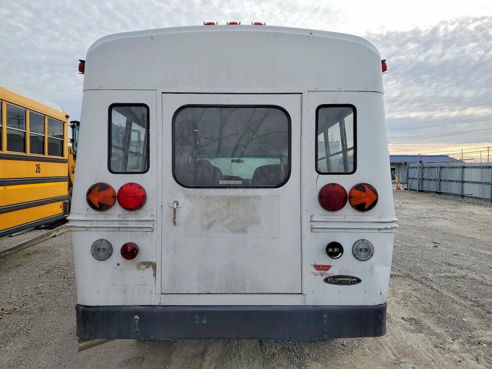2001 GMC Savana Cutaway G3500