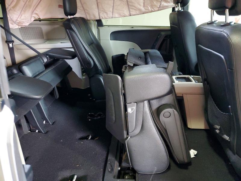 2015 Chrysler Town & Country Touring l