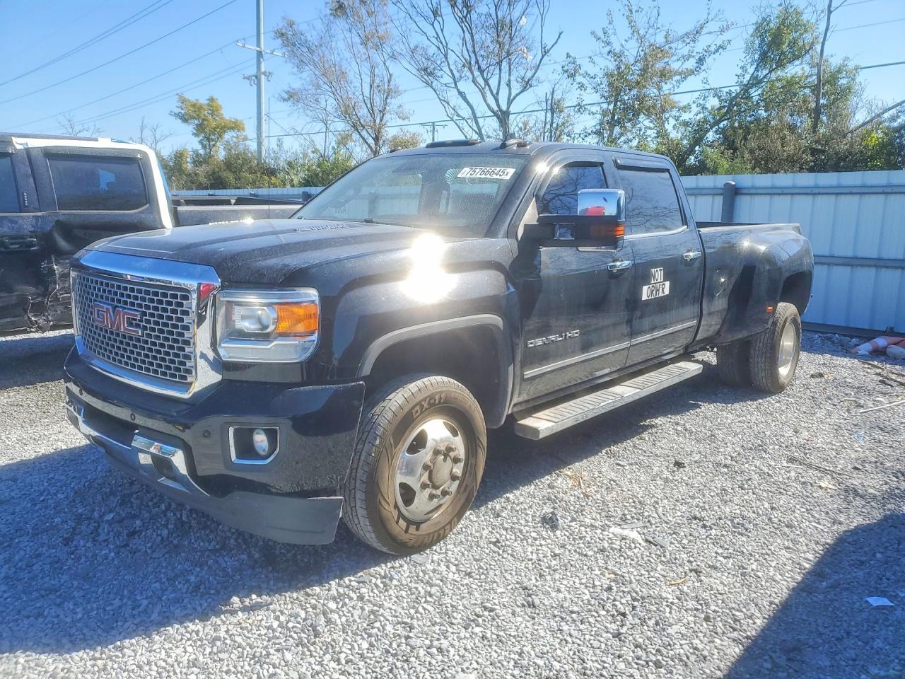 2015 GMC Sierra K3500 Denali