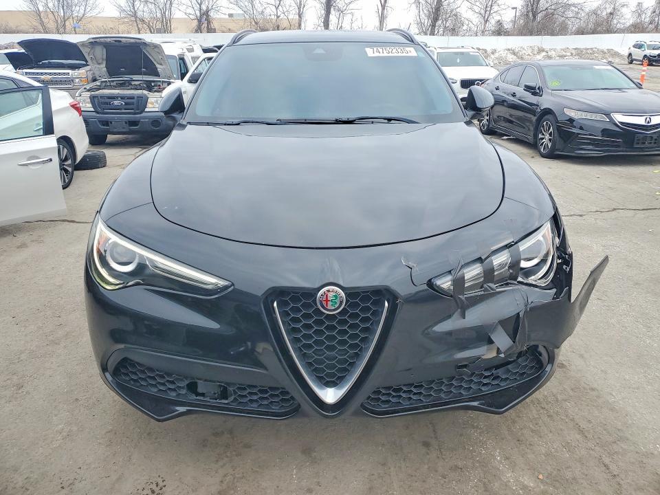 2018 Alfa Romeo Stelvio Sport