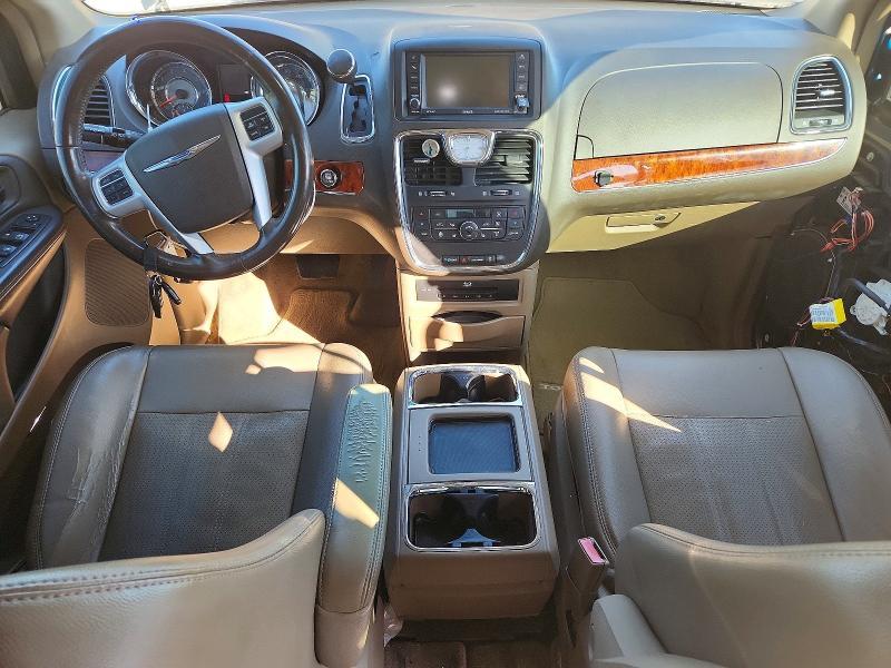 2015 Chrysler Town & Country Touring l