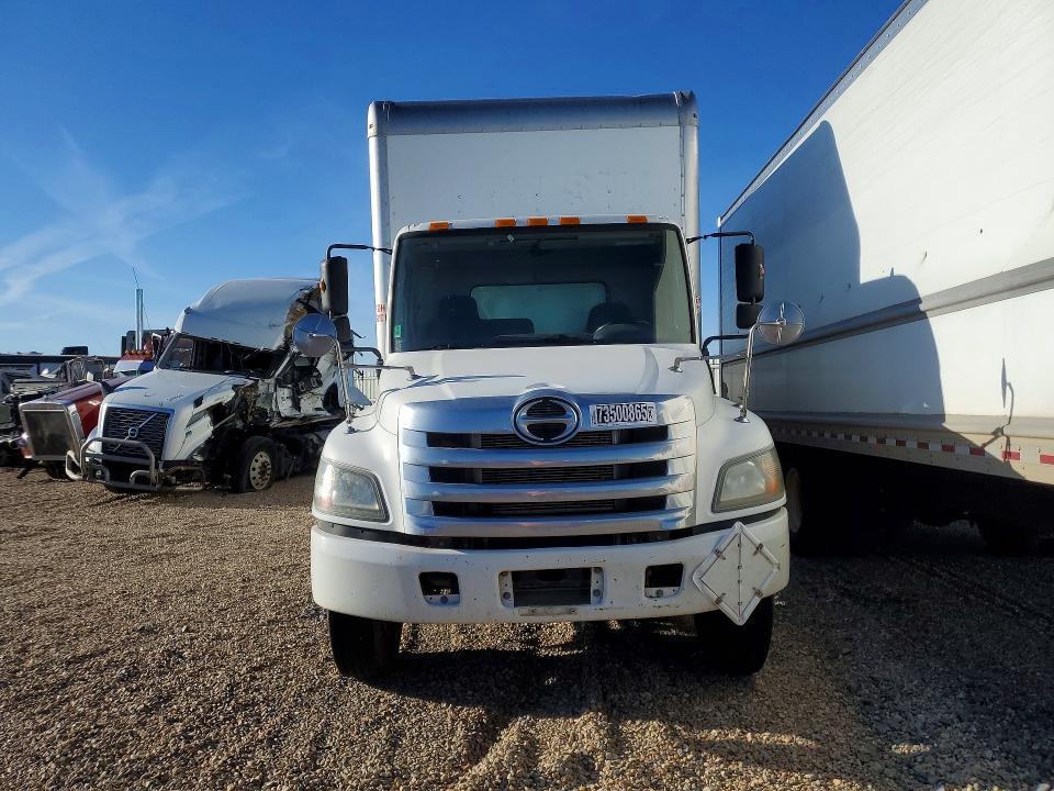 2017 Hino 268 box Truck