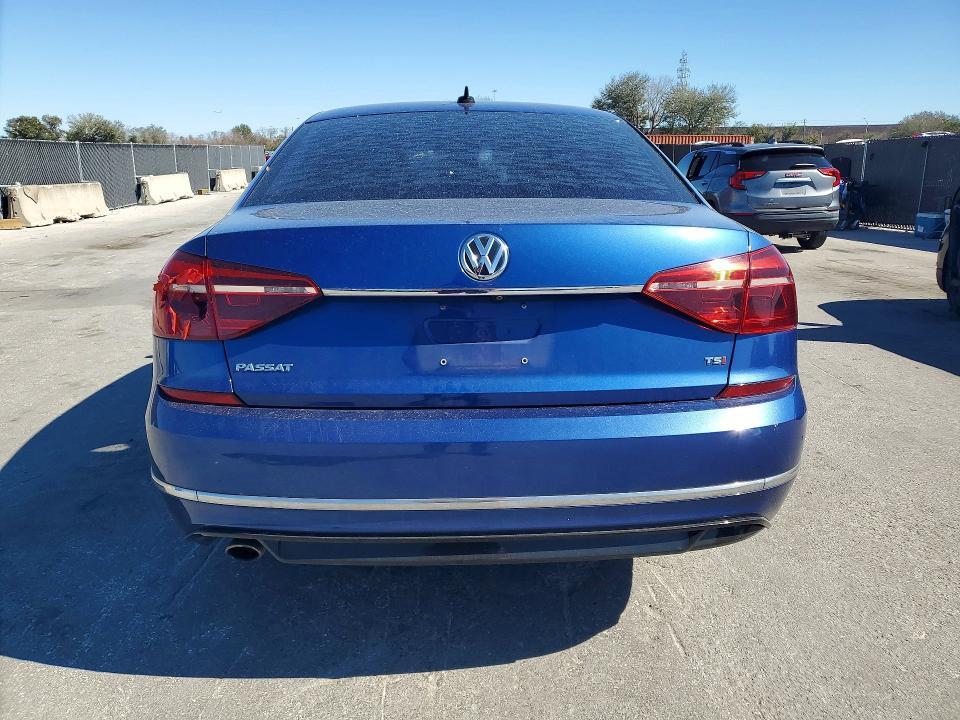 2017 Volkswagen Passat R-line