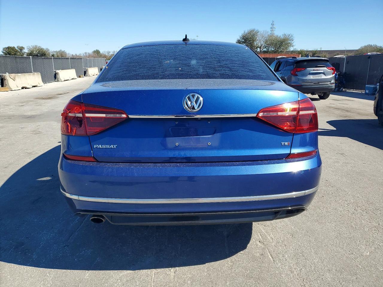 2017 Volkswagen Passat R-line