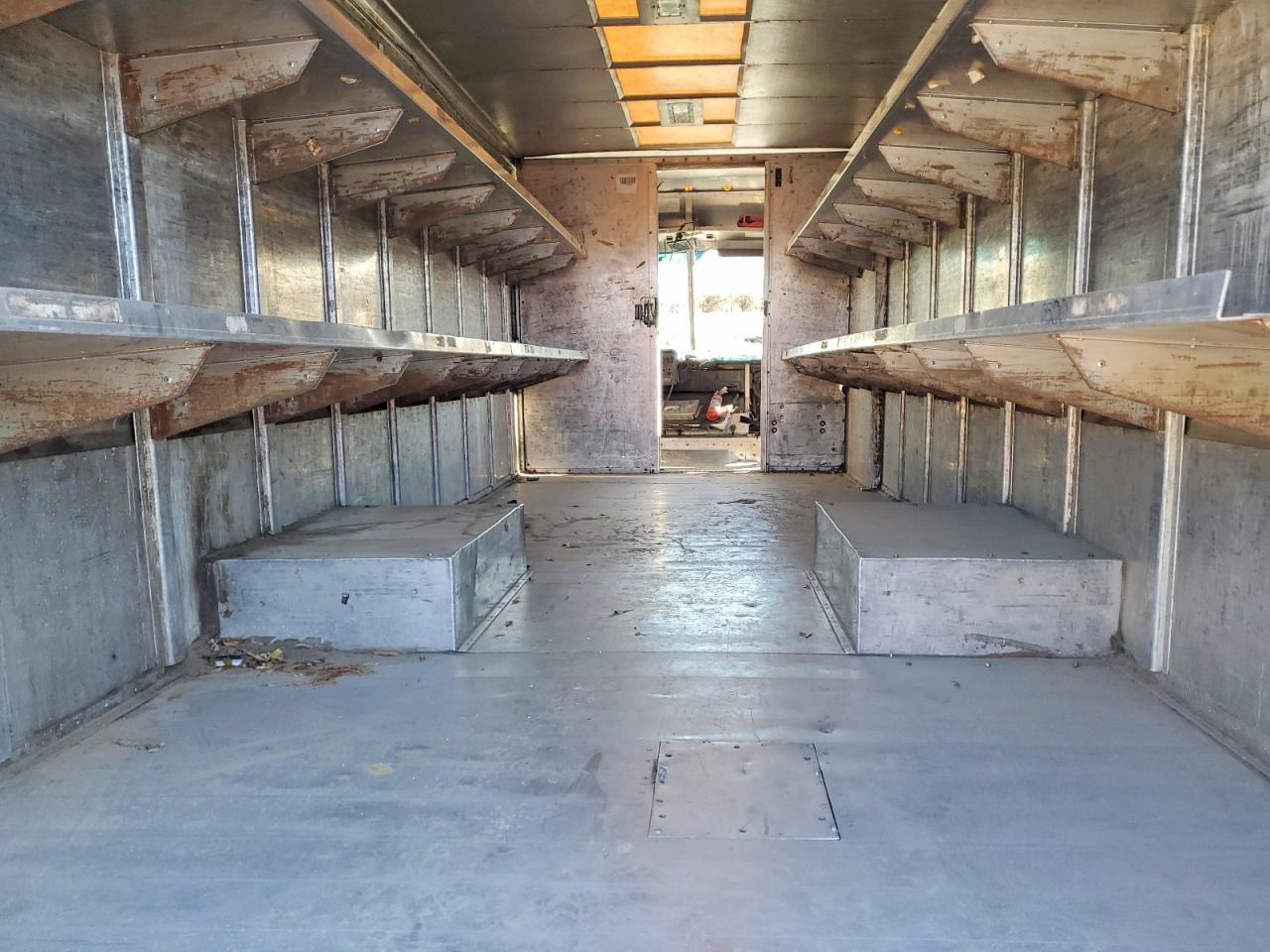 2010 Freightliner MT45 Chassis Delivery Truck