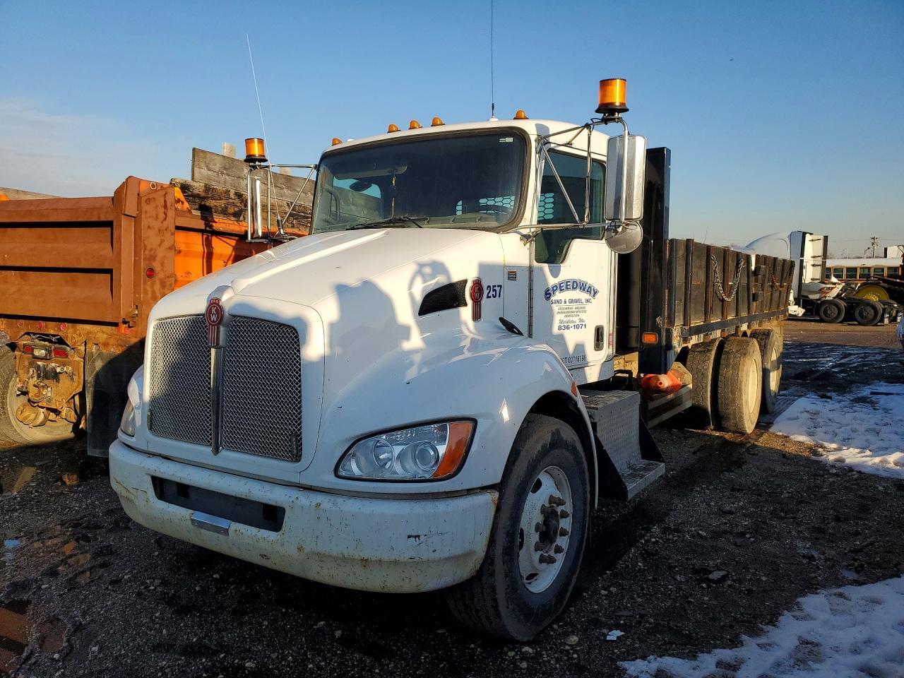 2017 Kenworth Construction T370