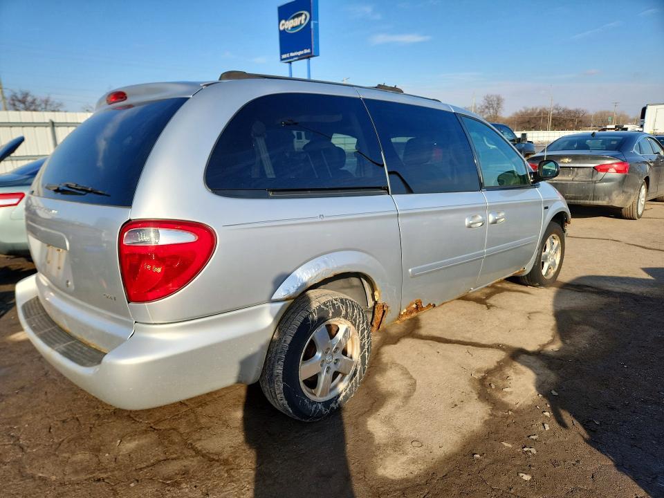 2005 Dodge Grand Caravan sxt