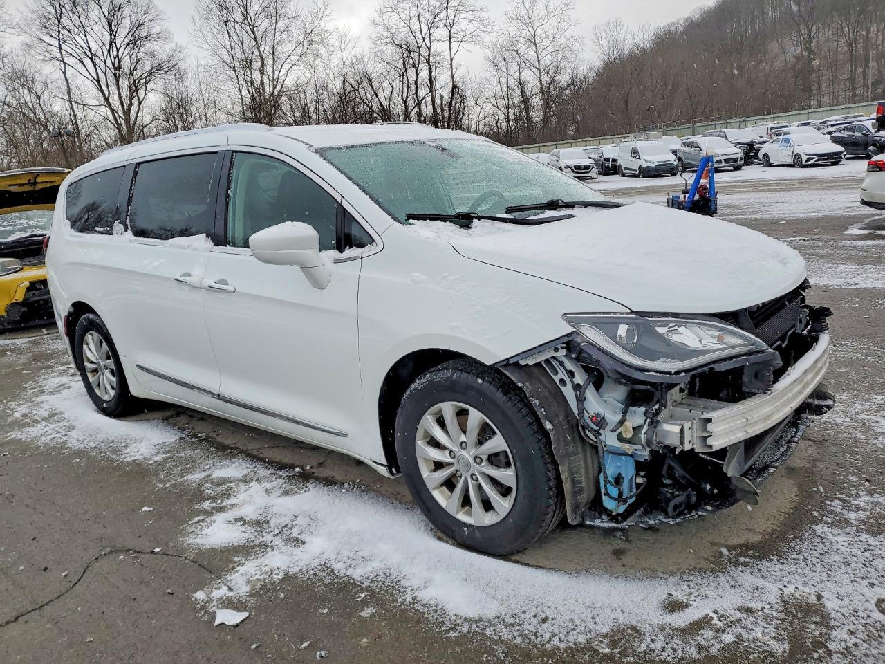 2018 Chrysler Pacifica Touring l