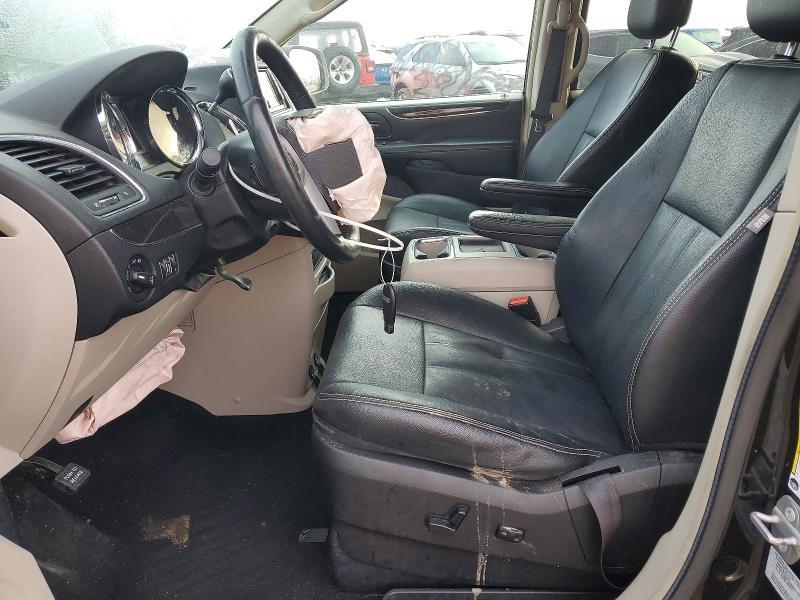 2016 Chrysler Town & Country Touring