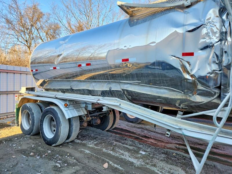 1995 Polar Tank Trailer
