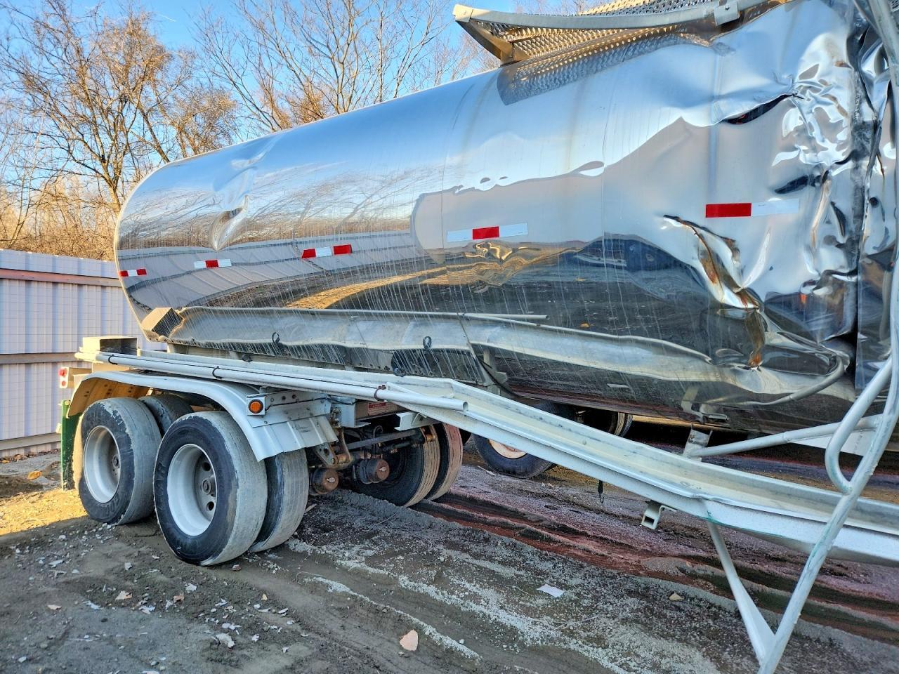 1995 Polar Tank Trailer