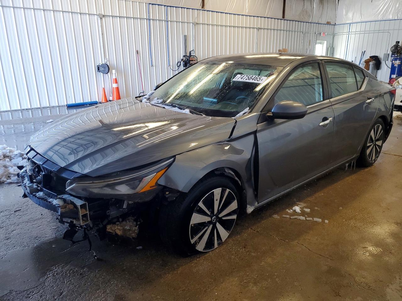 2021 Niss Altima 2.5 sv