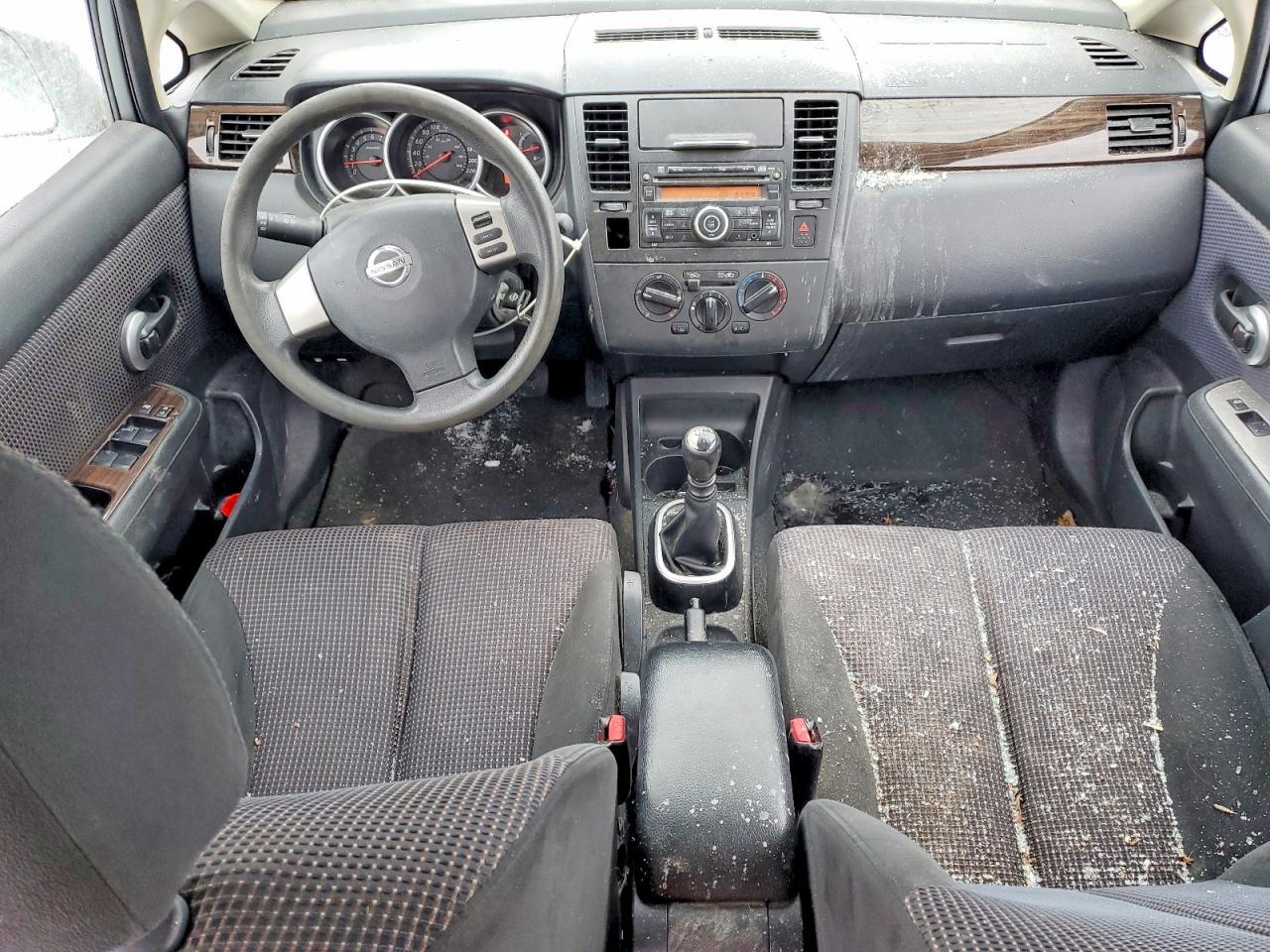 2010 Nissan Versa s