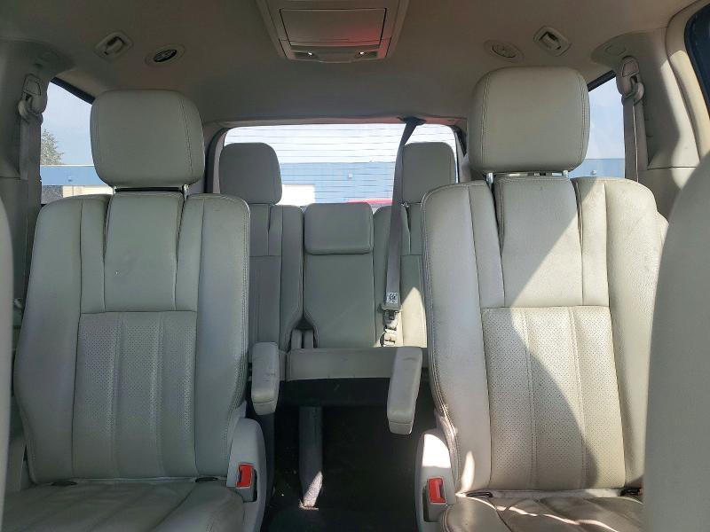 2012 Chrysler Town & Country Touring
