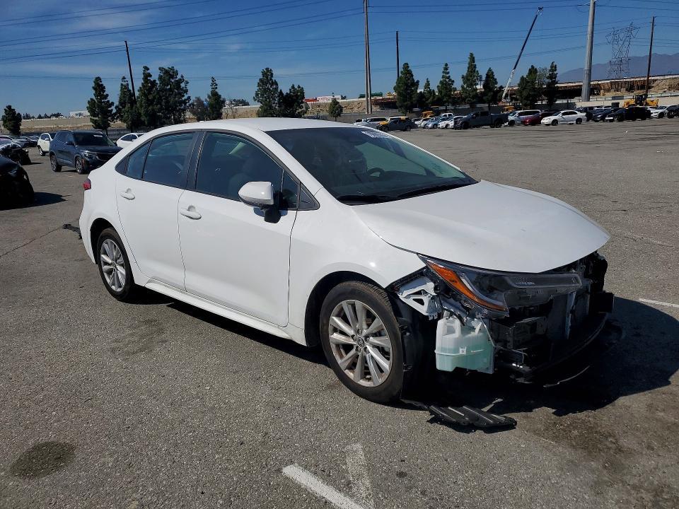 2025 Toyota Corolla le
