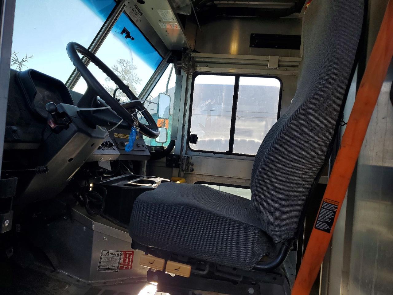 2021 Freightliner MT 45G Delivery Truck