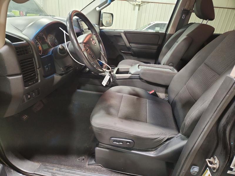 2014 Nissan Titan SV