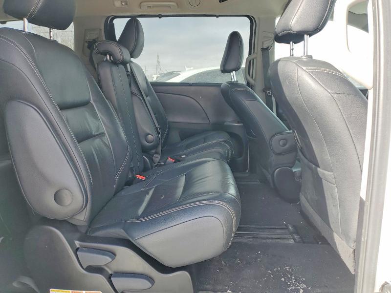2015 Toyota Sienna Sport