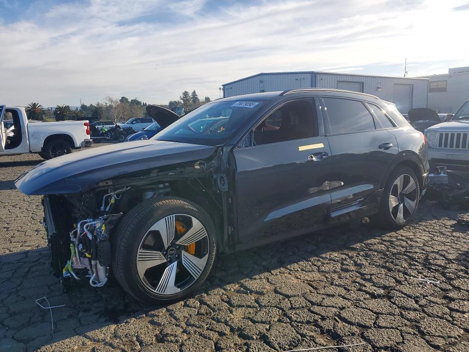 2023 Audi E-tron Premium Plus
