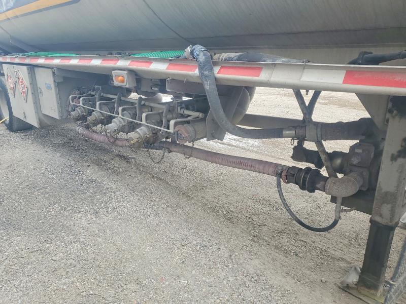 2009 LBT Fuel Tank Trailer