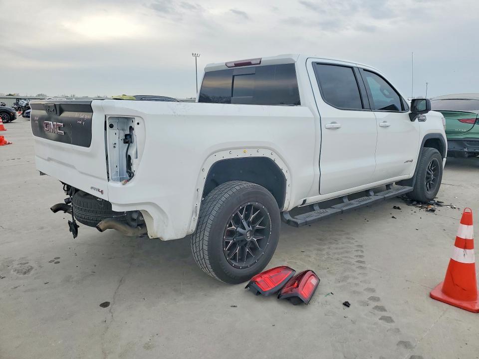 2022 GMC Sierra Limited K1500 AT4